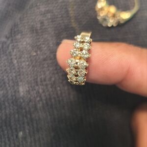 14 Carat Gold Ring Size 6.5. With 14 Genuine Diamonds Approx. 1 Carat..gorgeous.